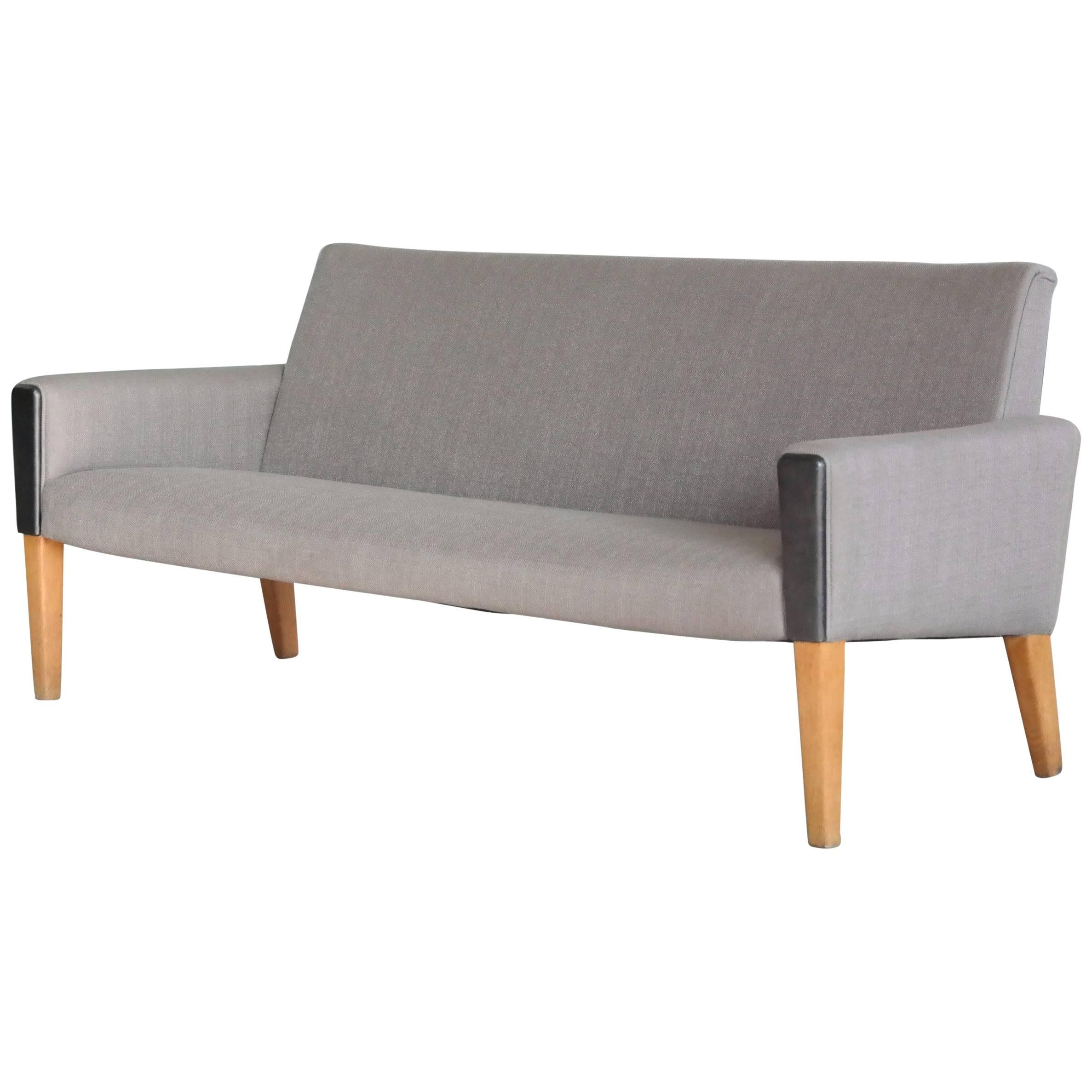 Hans Wegner Sofa Model AP 31/3
