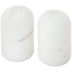 Set di sale e pepe arrotondato fatto a mano in marmo bianco di Carrara