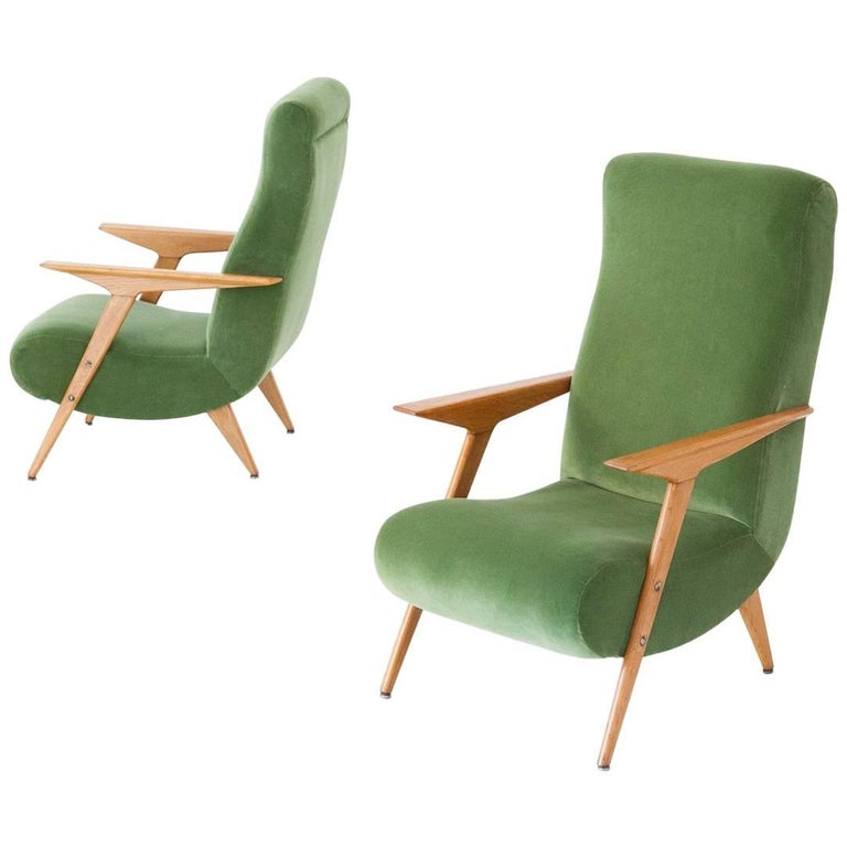 Pair of Italian MidCentury Modern Oak Wood and New Green Velvet Armchairs, 1950 For Sale at 1stDibs