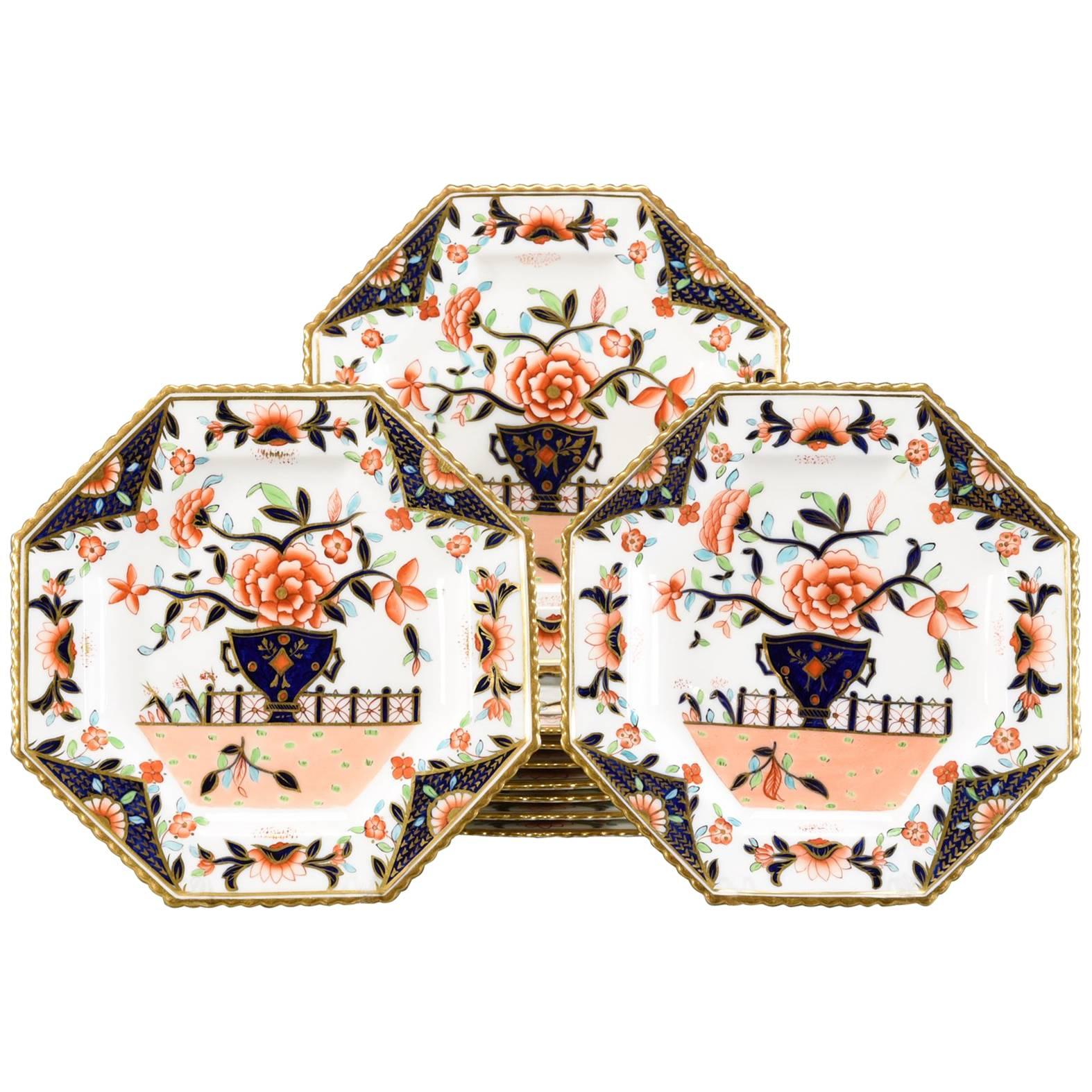 Dieci piatti da dessert Coalport ottagonali Imari Aesthetic Movement datati 1891