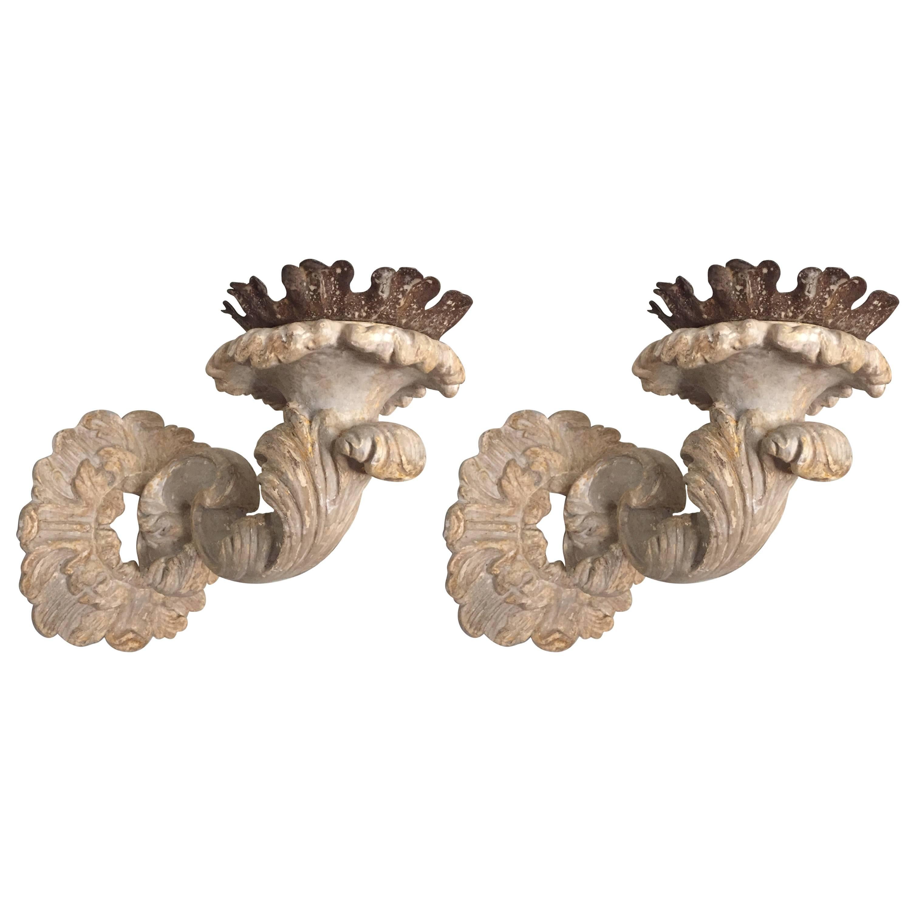 Pair of Italian Carved Two-Toned Painted Sconces For Sale