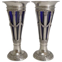 Paar antike englische Vasen aus Sterlingsilber von Walker and Hall