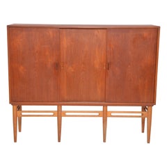 Vintage Danish Mid-Century Modern Teak cabinet by Illum Wikkelsø for Soren Willadsen