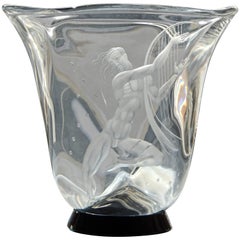 "Nudo maschile con arpa", vaso in vetro inciso Art Deco per antonomasia di Lindstrand