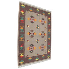 Großer Kilim-Teppich oder Teppich im indischen Stil