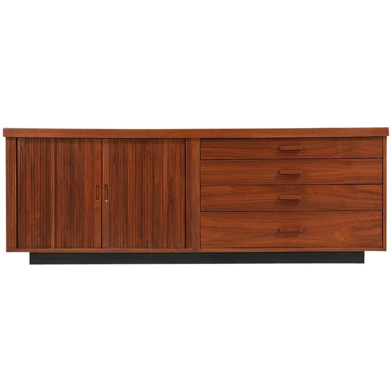 Milo Baughman Low Profile Credenza For Glenn Of California At 1stdibs