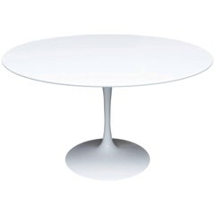 Saarinen Style Tulip Table