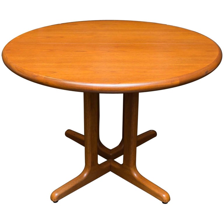 MidCentury Modern Teak Round Dining Table at 1stDibs