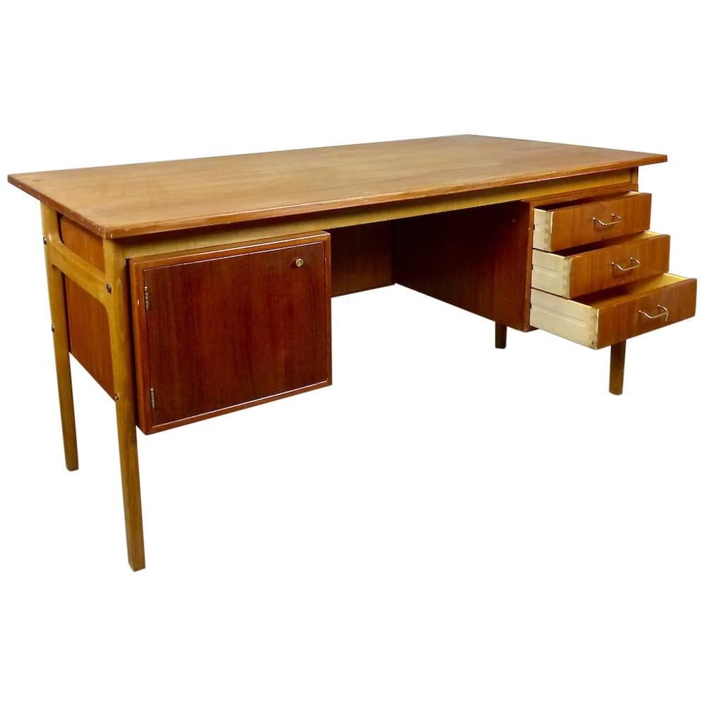 1960 Danish Teak Desk by Torben Strandgaard, Mobelfabrik Falster