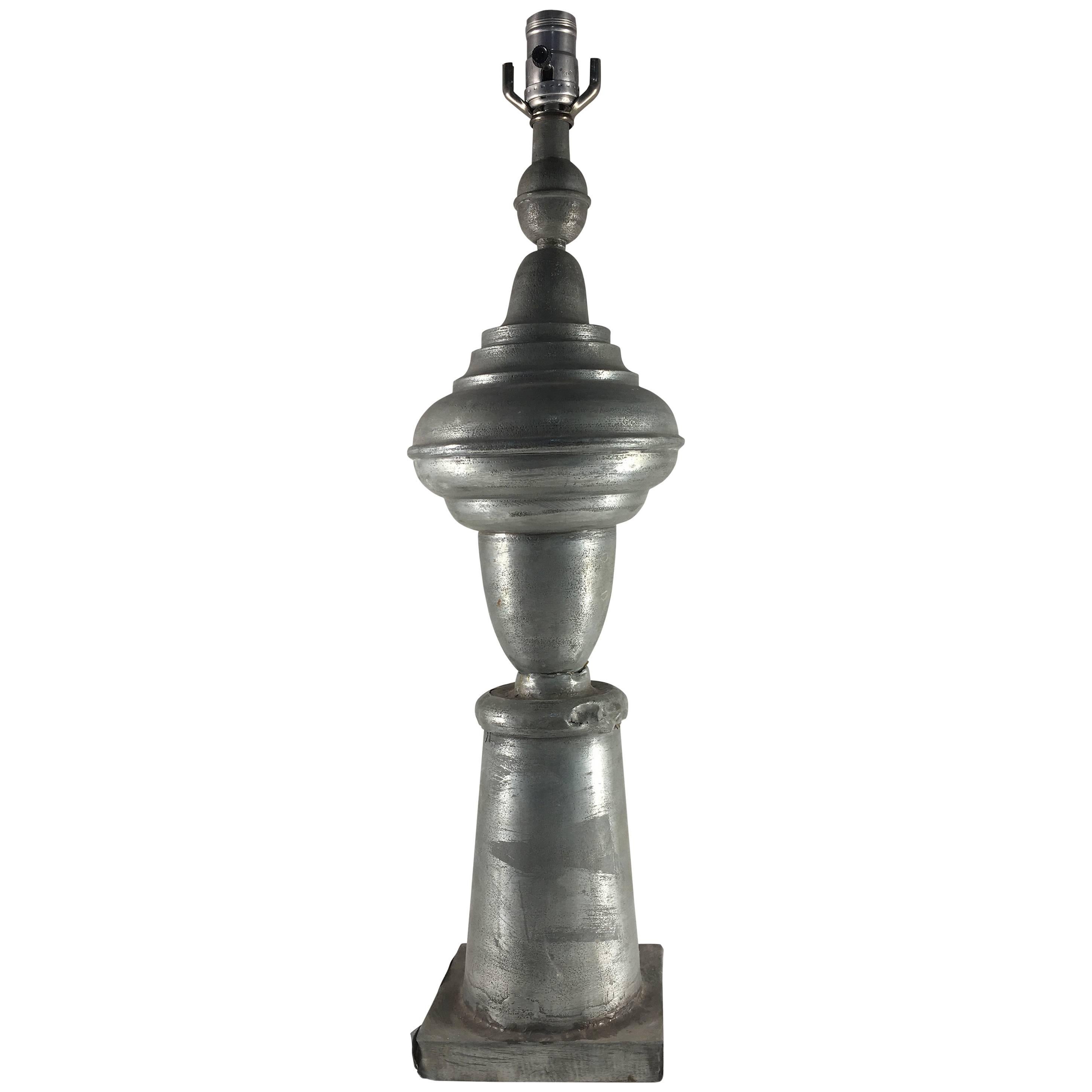 Épi de faîtage en zinc du 19e siècle monté en lampe