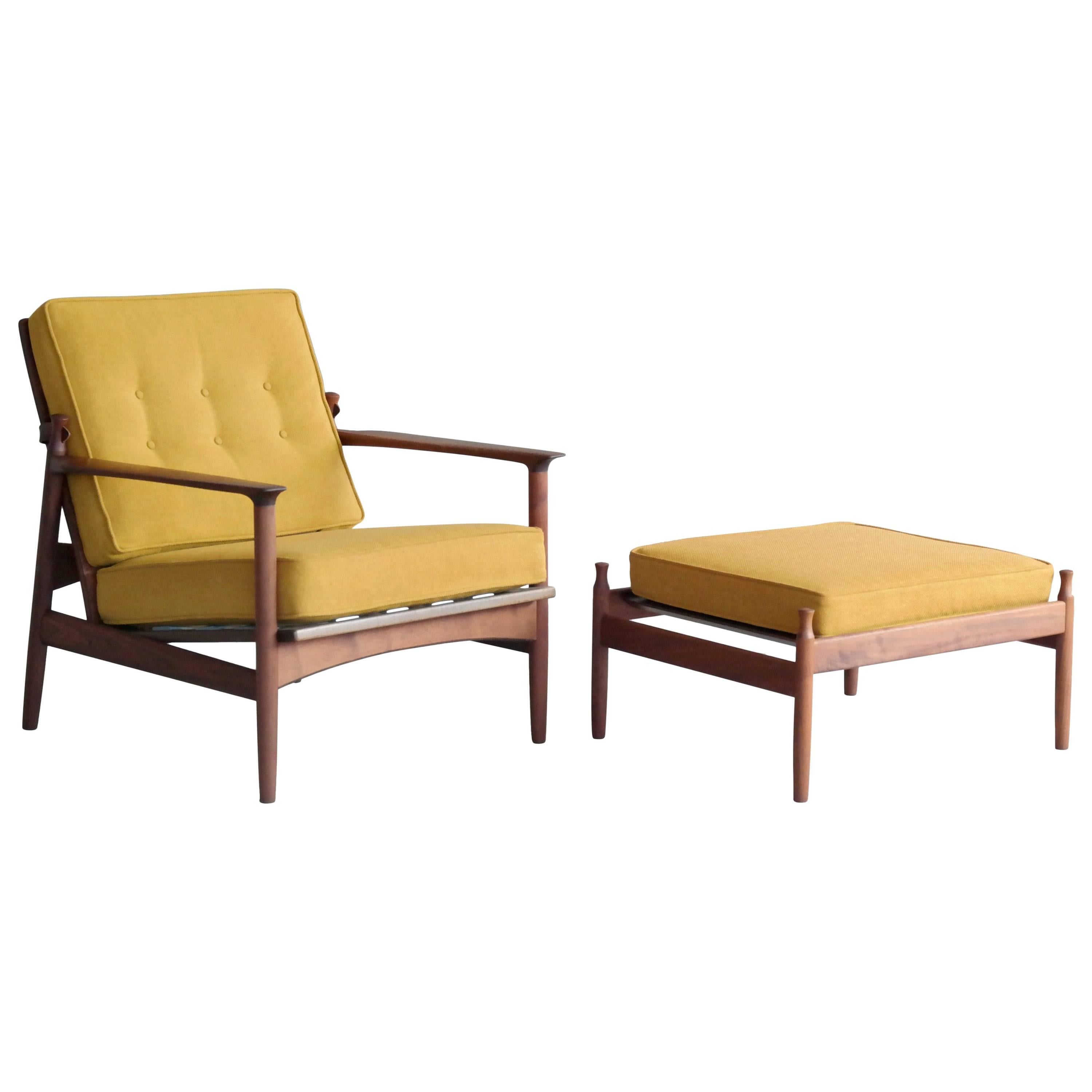Ib Kofod-Larsen Danish Midcentury Reclining Lounge Chair in Walnut for Selig
