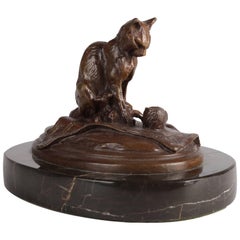 Figural Bronze Sculpture of Cat with Ball of Yarn on Marble Base, 20th Century