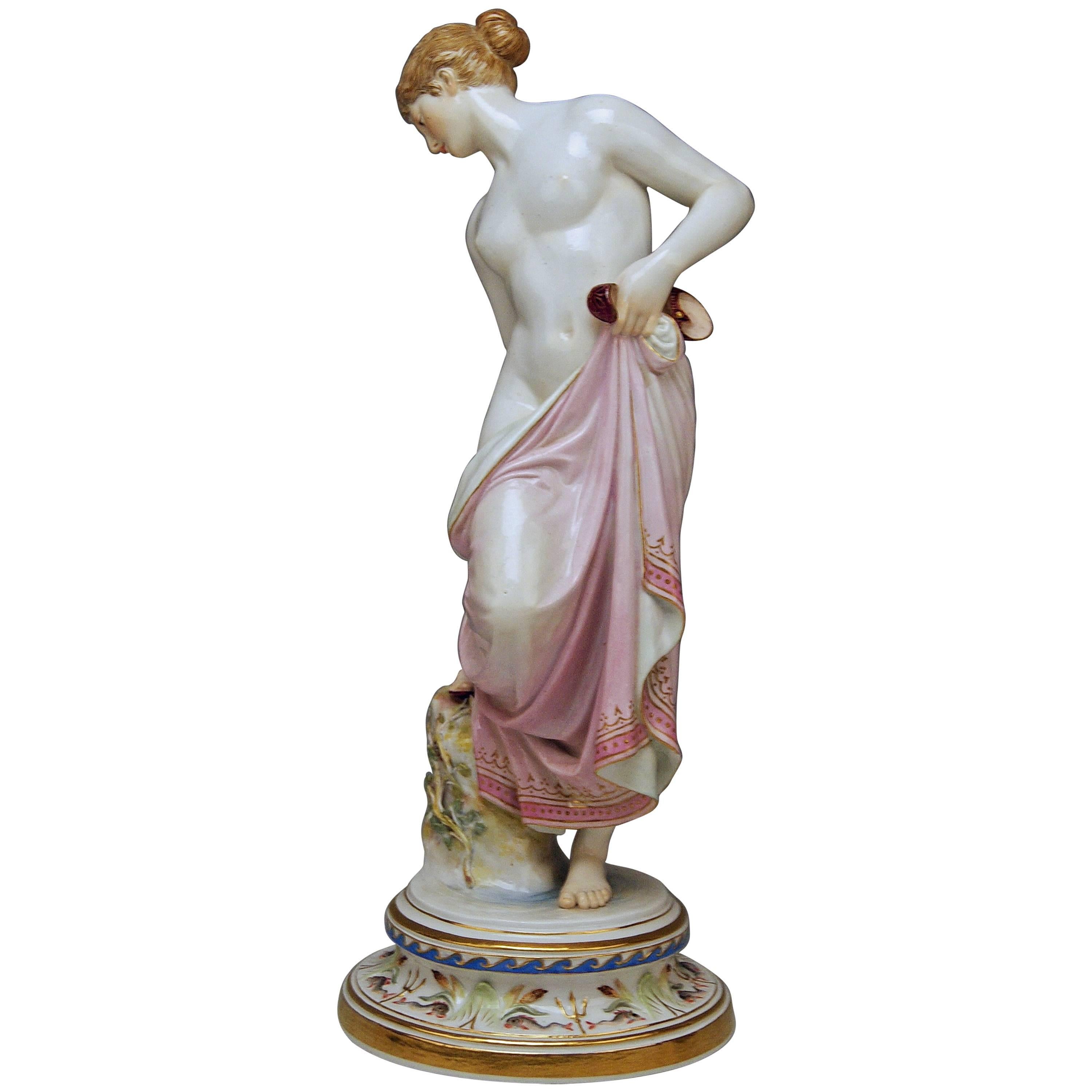 Meissen Female Nude Figurine after the Bath Model M 193 Robert Ockelmann