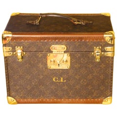 LOUIS VUITTON LV Monogram Luggage Vintage Silk Scarf Pillow Cover  exclusively at  – Vintage Luxe Up