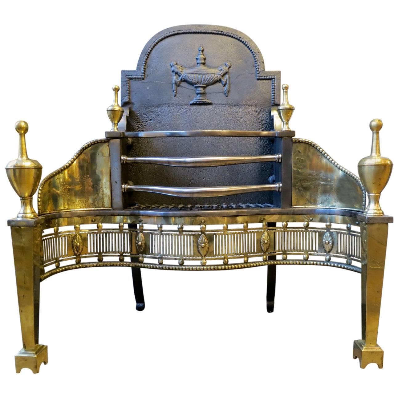 Grille de cheminée anglaise du 19ème siècle en laiton et acier en vente