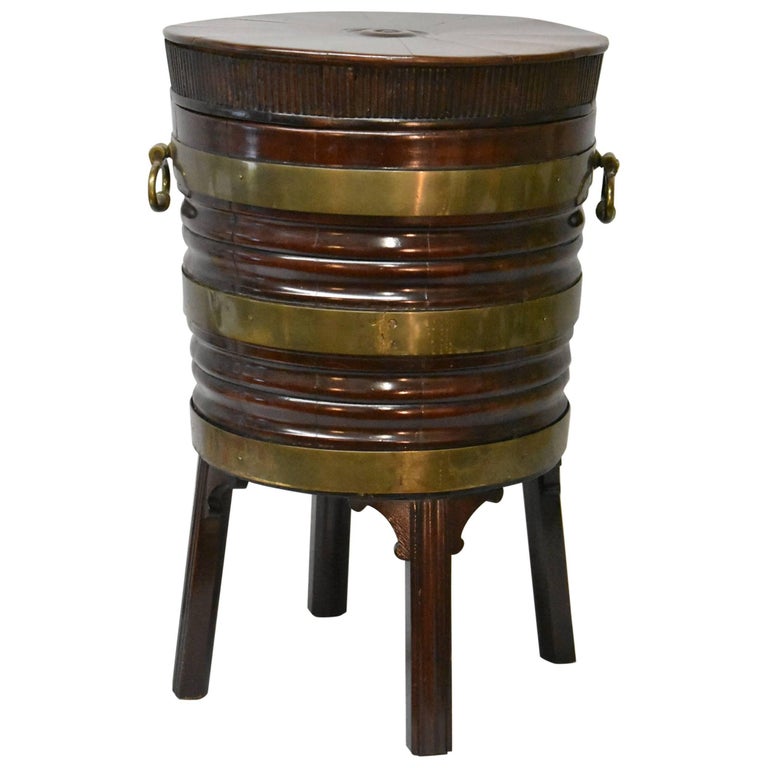 19th Century Antique Mahogany Wine Cellarette with Lid For Sale at 1stDibs