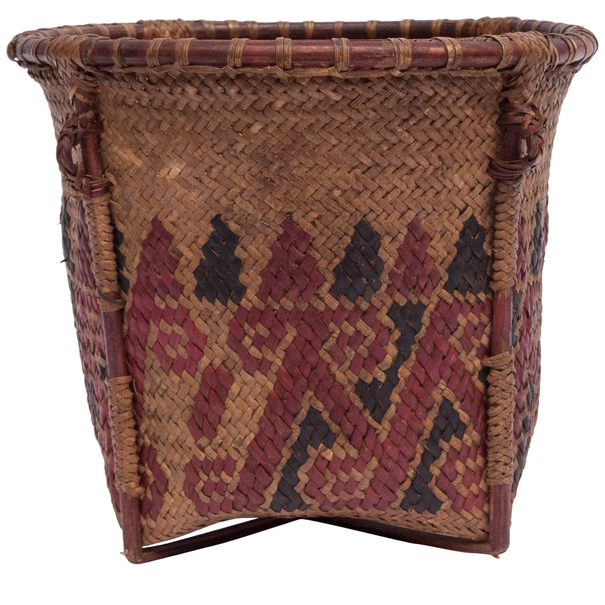 Small Vintage Collecting Basket with Colored Design, Borneo, Mid-20th Century