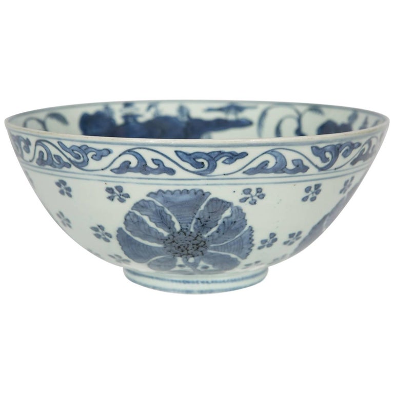 Antique Chinese Blue and White Porcelain Bowl at 1stdibs