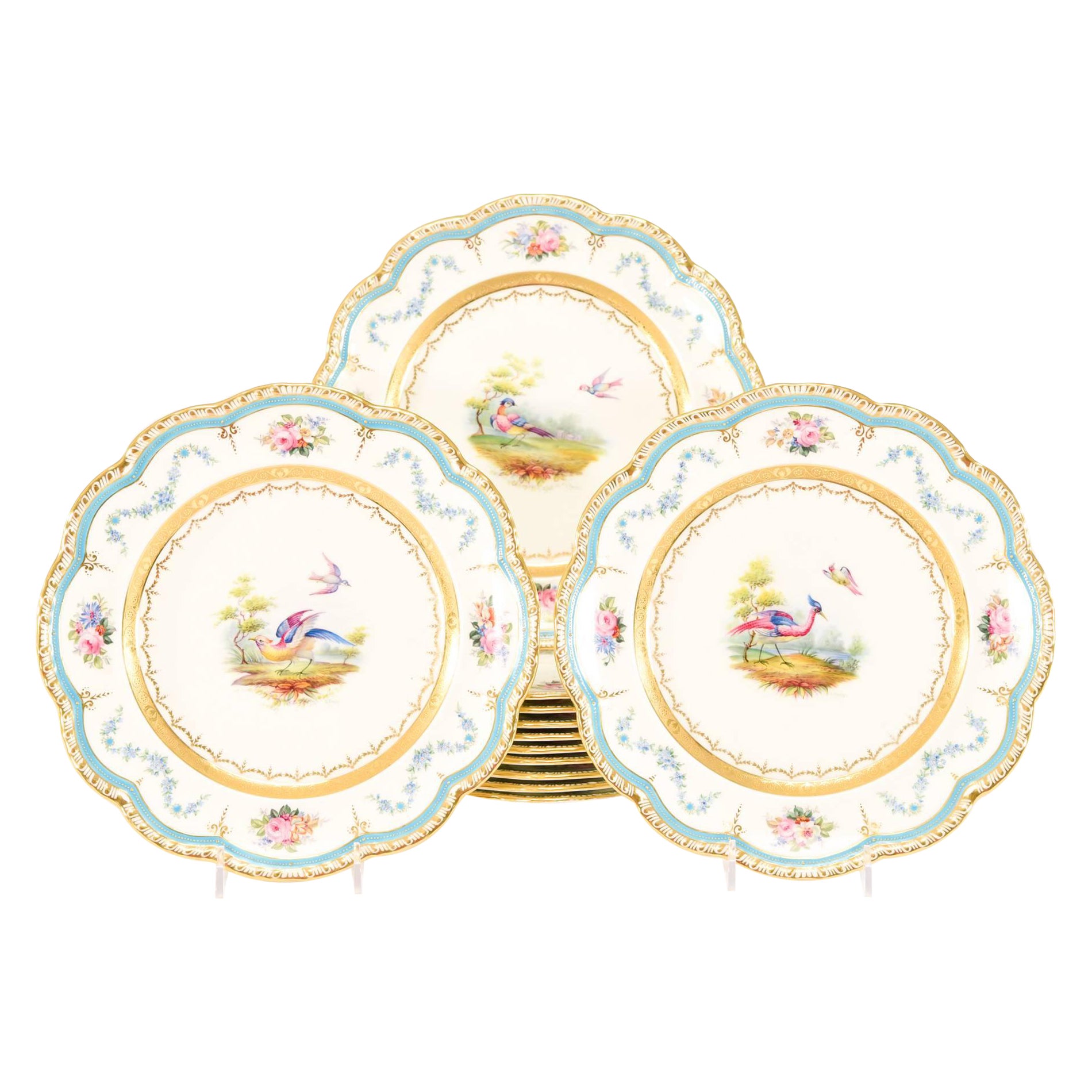 12 assiettes à dessert Cauldon ornées d'oiseaux et de fleurs exotiques, peintes à la main et signées G Rowley en vente