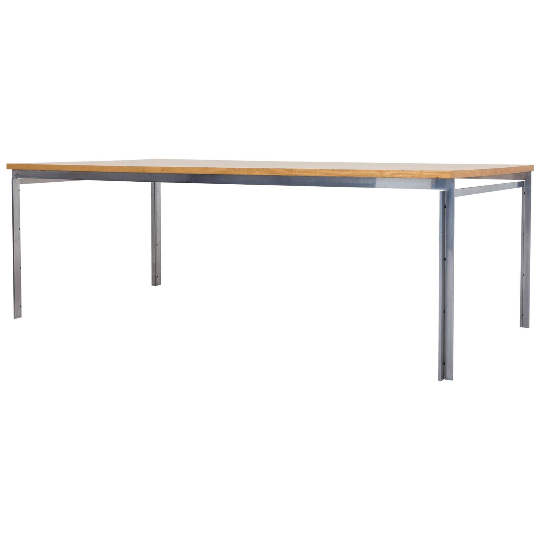 Desk by Poul Kjærholm