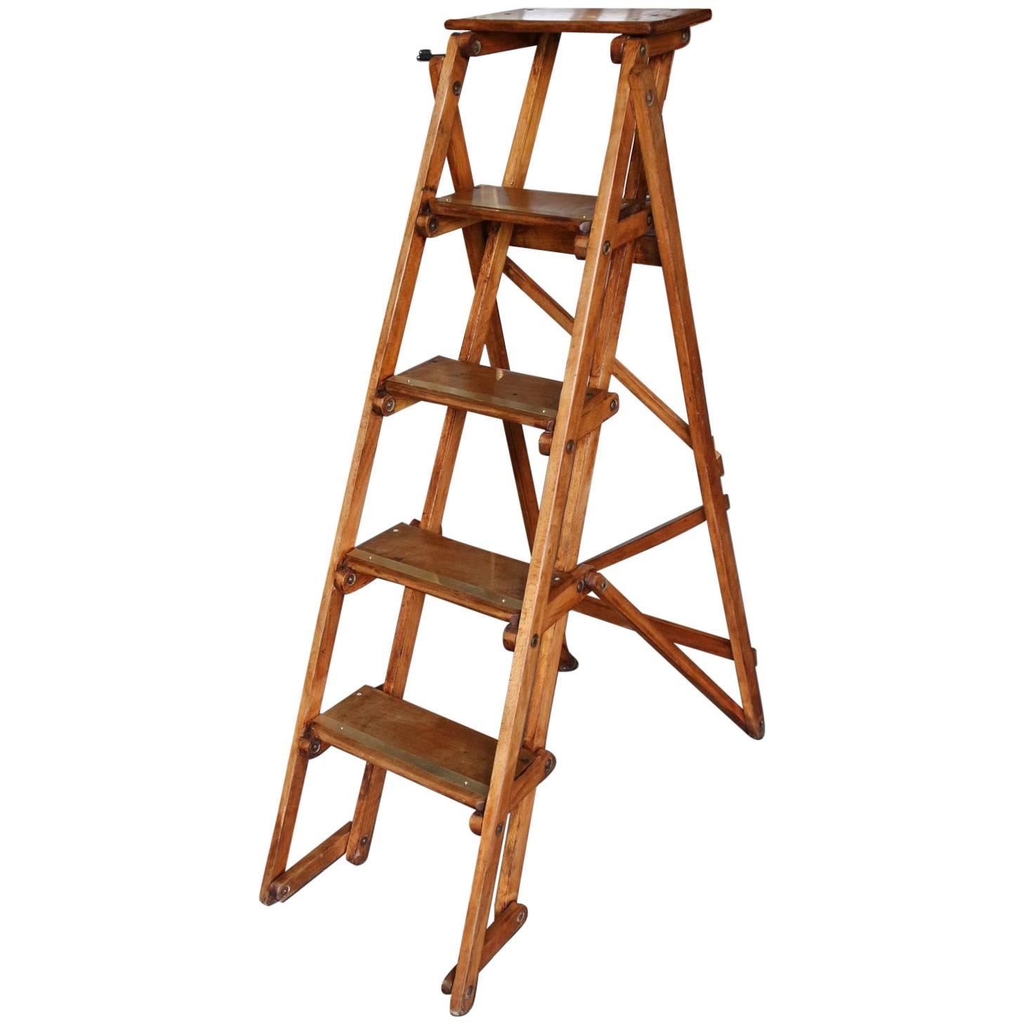 English 19th Century Wooden Foldable Step Ladder