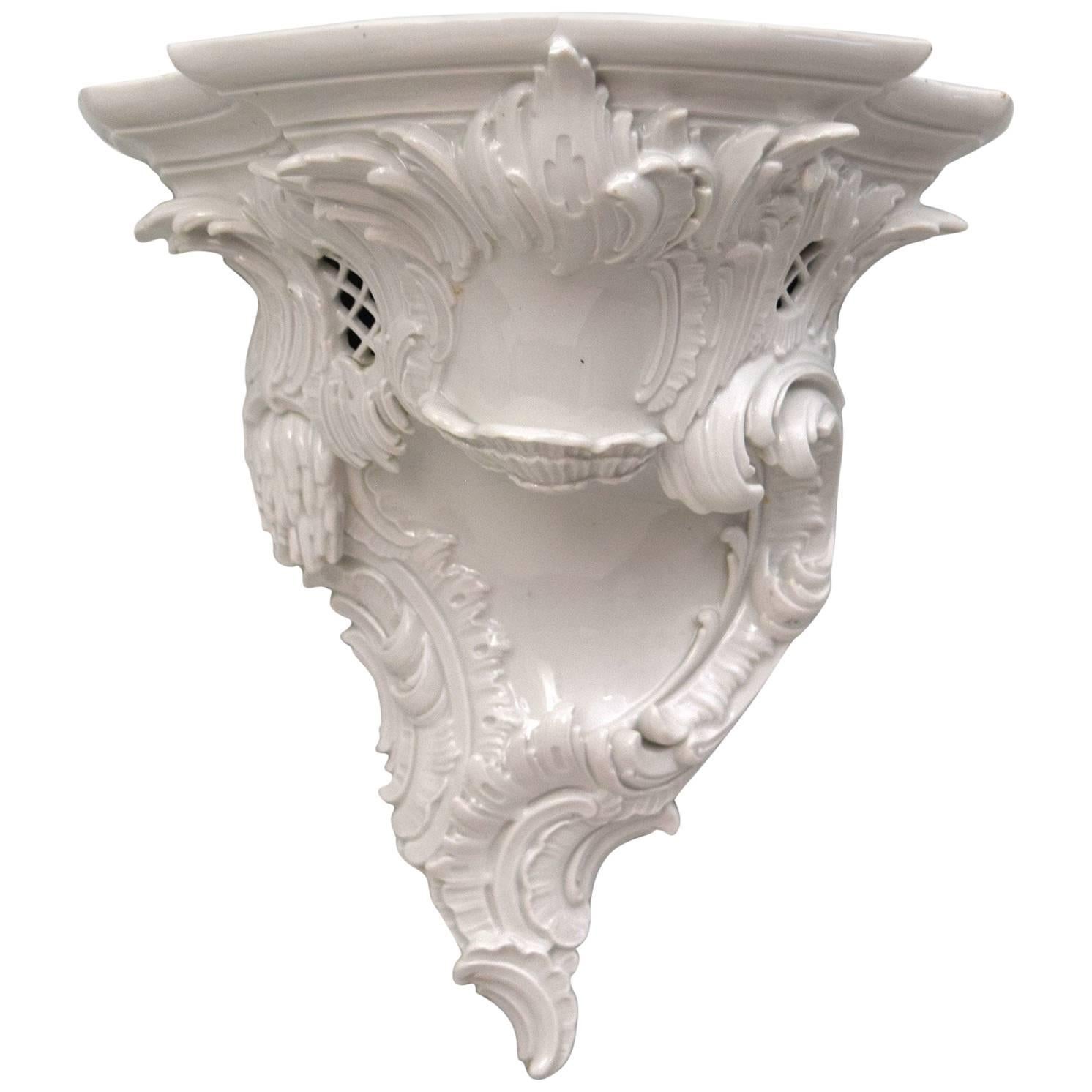 Large Berlin Porcelain Bracket