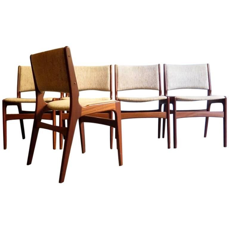 Five Teak Danish Dinning Chairs with Thick Linen Fabric For Sale