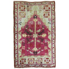 Antique Turkish Ghiordes Prayer Niche Rug