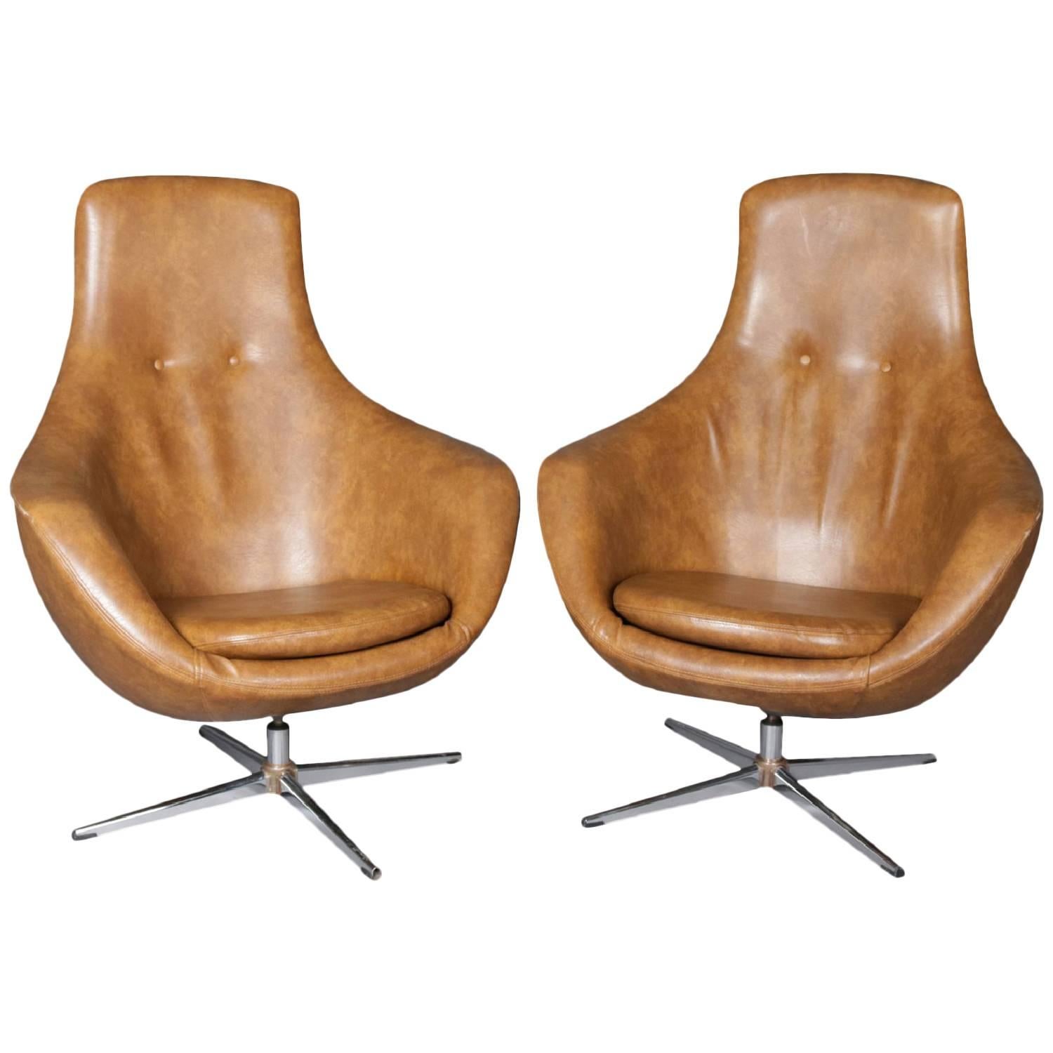 Pair of Mid-Century Modern Overman School Womb or Egg Swivel Club Chairs