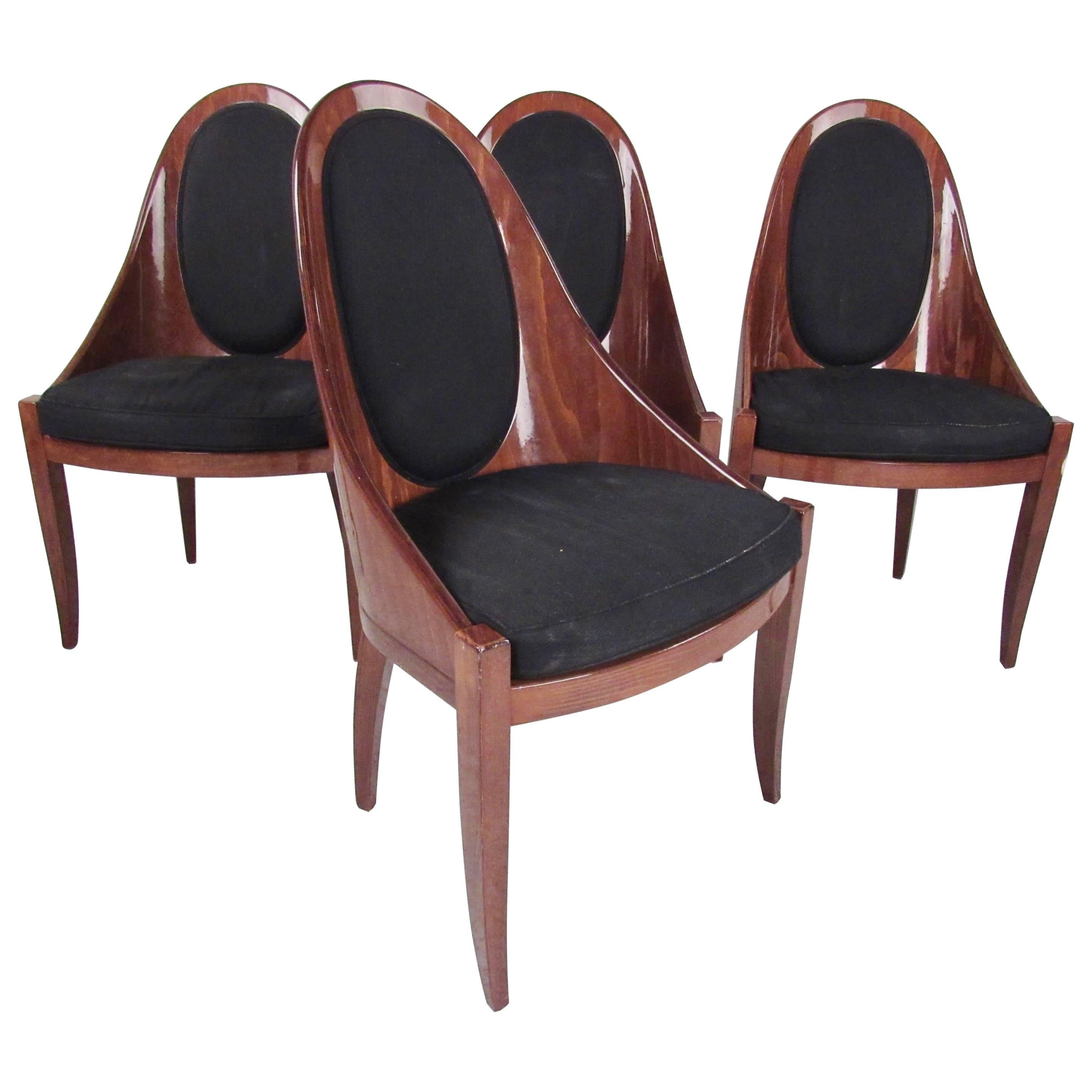 Ensemble de quatre chaises de salle à manger par Pietro Costantini en vente