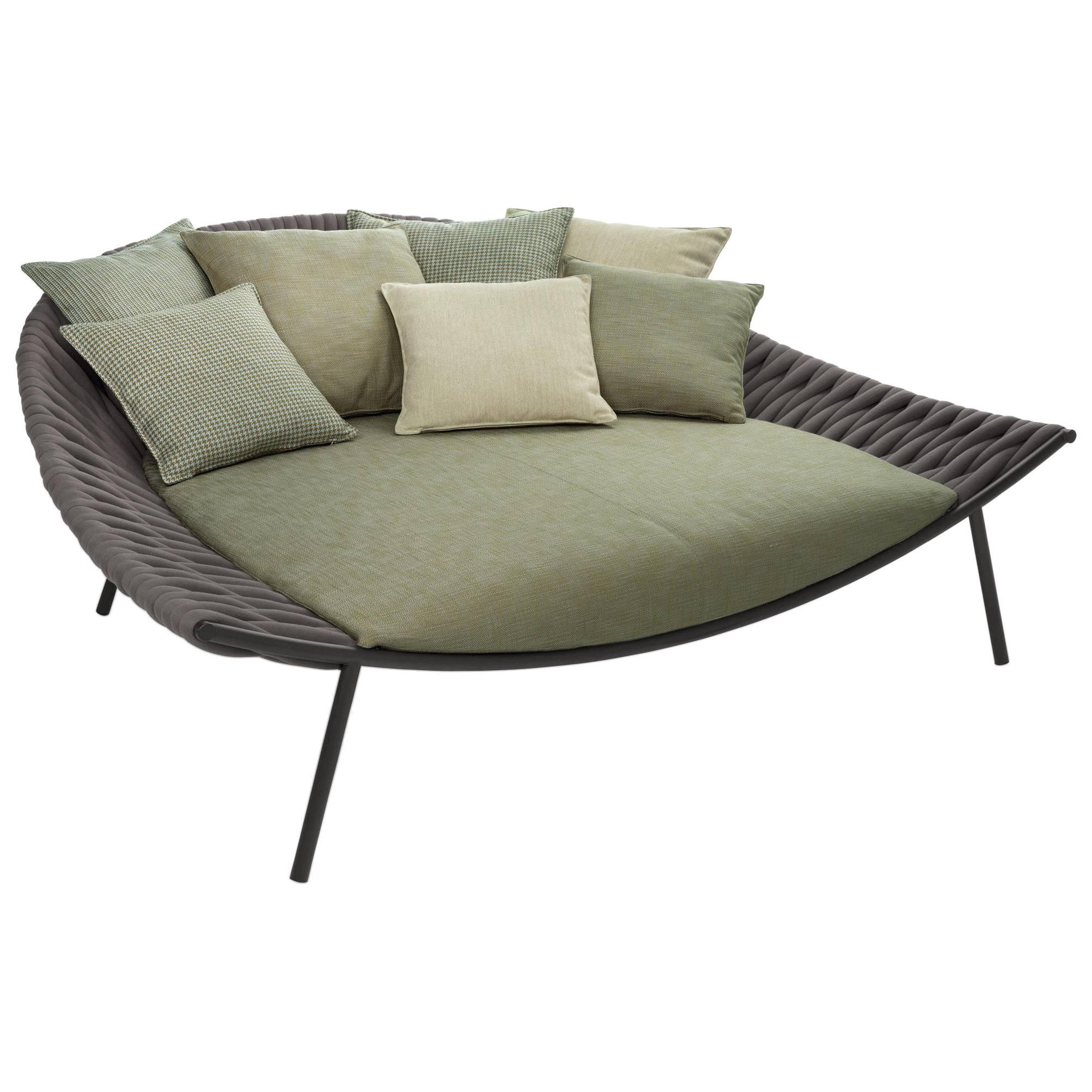 Roda Arena Daybed or Lounge for Outdoors For Sale