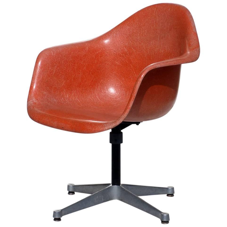 Charles Eames by Hermann Miller Design Fiberglass Shell Chair