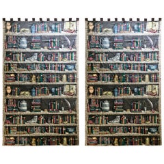 Paar Vintage Fornasetti:: Italien "Libreria" Stoff Drapery Panels