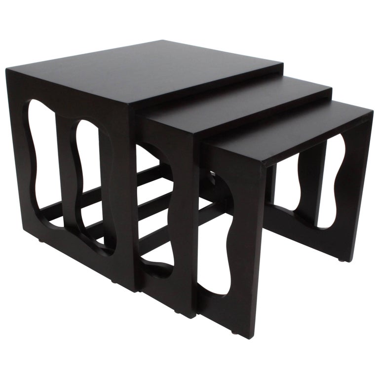 Dorothy Draper Set of Nesting Tables For Sale at 1stDibs