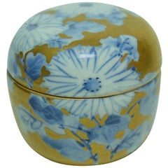 Retro Japanese Small Tea Caddies with bleu and white flower on Kutani Ware 1960s