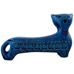 Figurine de chat bleue Bitossi Rimini:: style moderne du milieu du siècle:: conçue par Aldo Londi