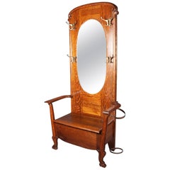 Chêne sculpté de l'école R. J. Horner:: forme de chaise miroir:: banc:: arbre de salle:: vers 1910