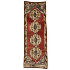 Türkischer Oushak-Läufer im Vintage-Stil mit Mid-Century Modern-Stil