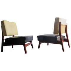 Modernist Black and White in a Wooden Base Easy-Chairs