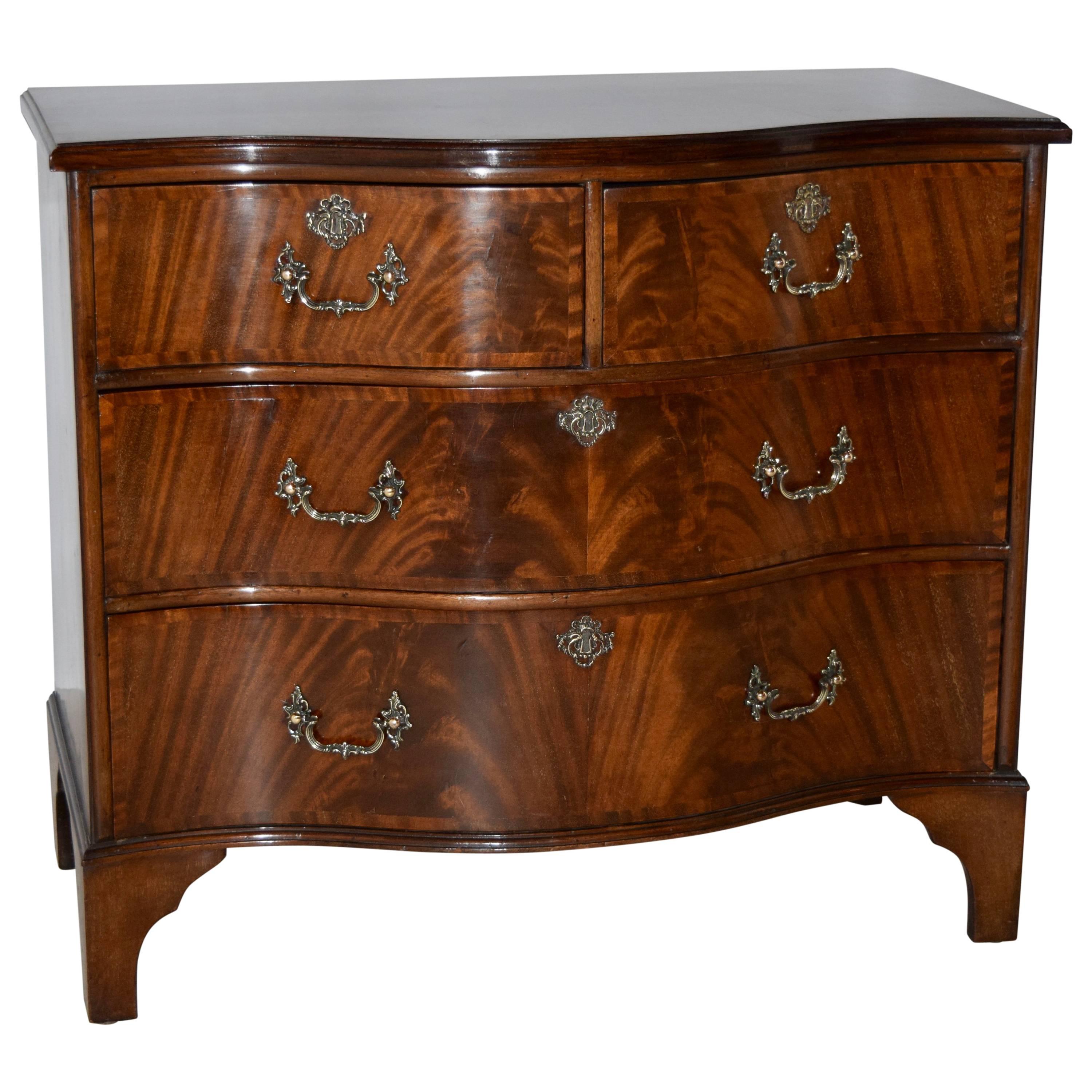 Early 20th Century Serpentine Chest of Drawers
