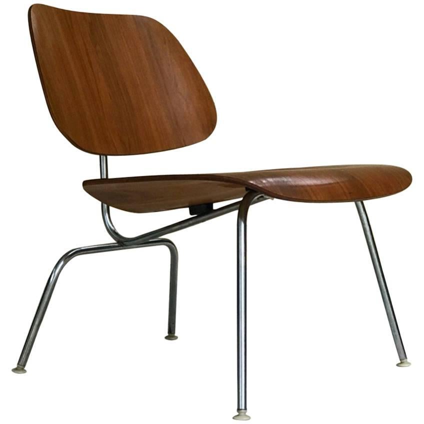Charles & Ray Eames for Herman Miller 1960s LCM Lounge Chair in Walnut