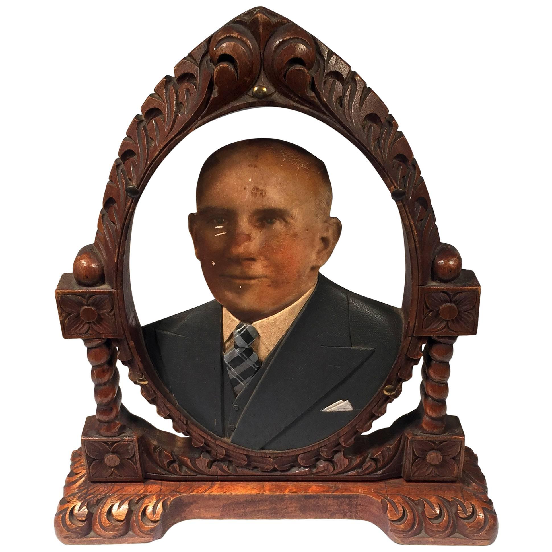 Oval Fotoescultura of Old Man in a blue suit