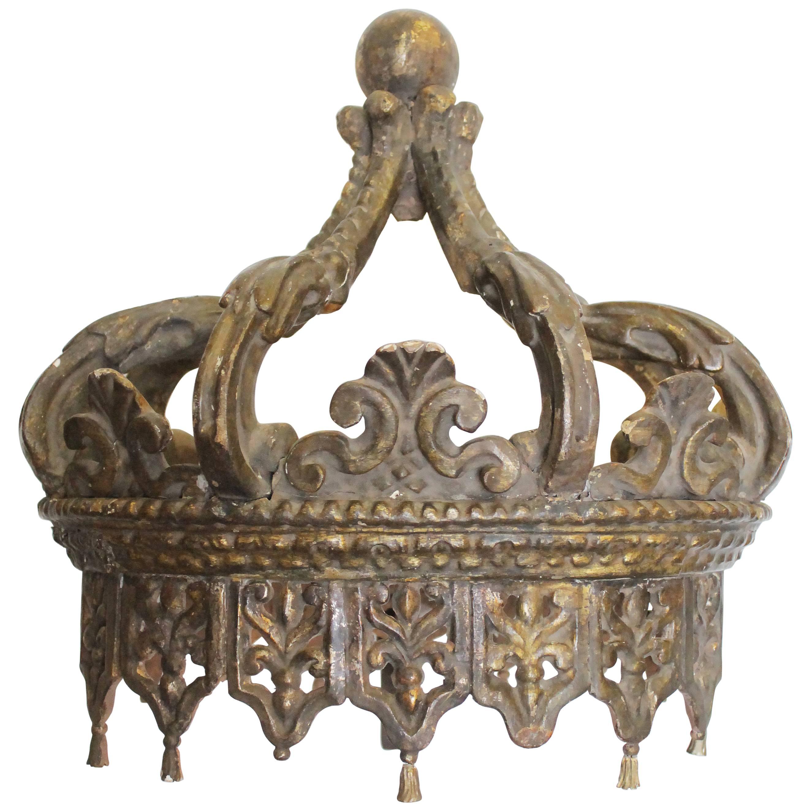 Early 19th Century Louis XIV Style Bed Corona Crown Shaped Canapé