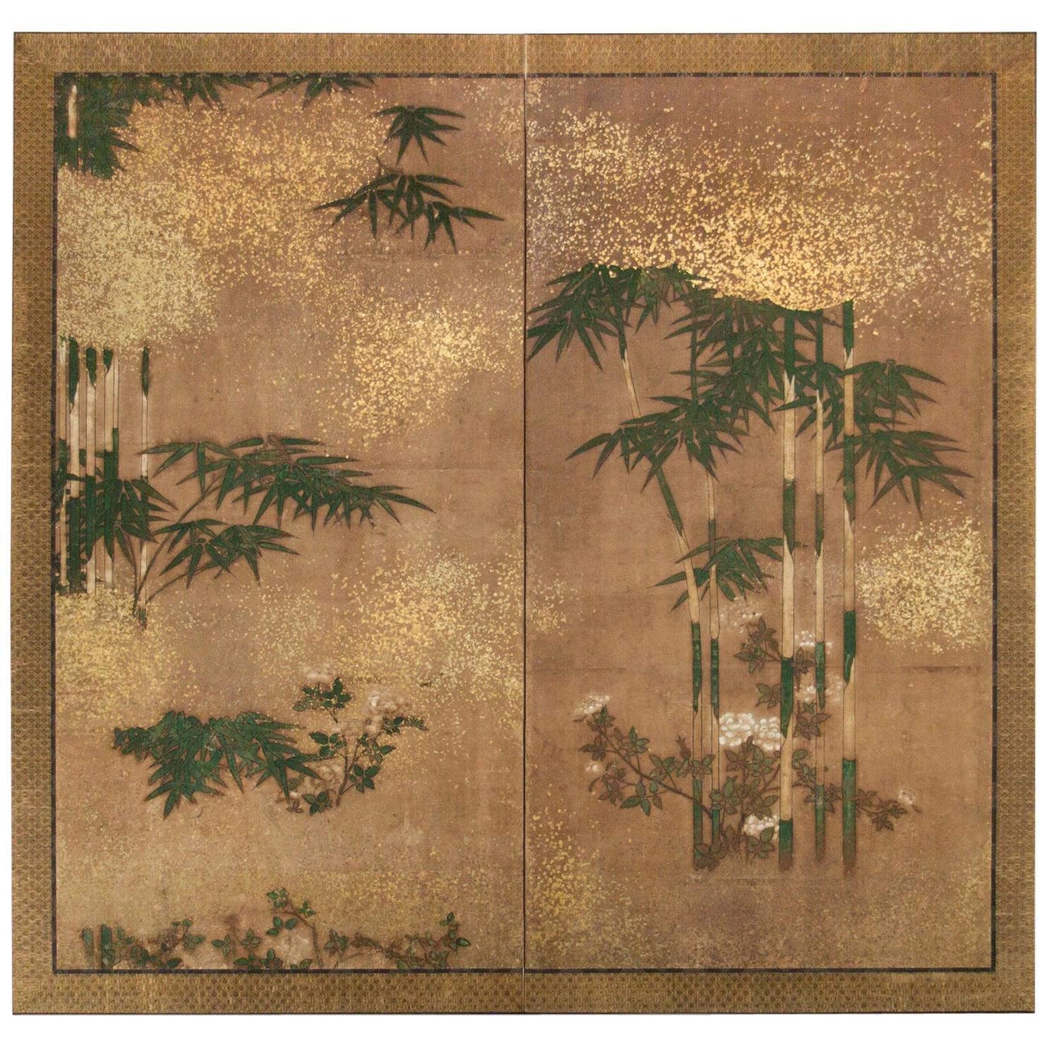 Japanischer japanischer Raumteiler mit zwei Tafeln: Bambuskugel auf Maulbeerbaumpapier mit Goldstaub