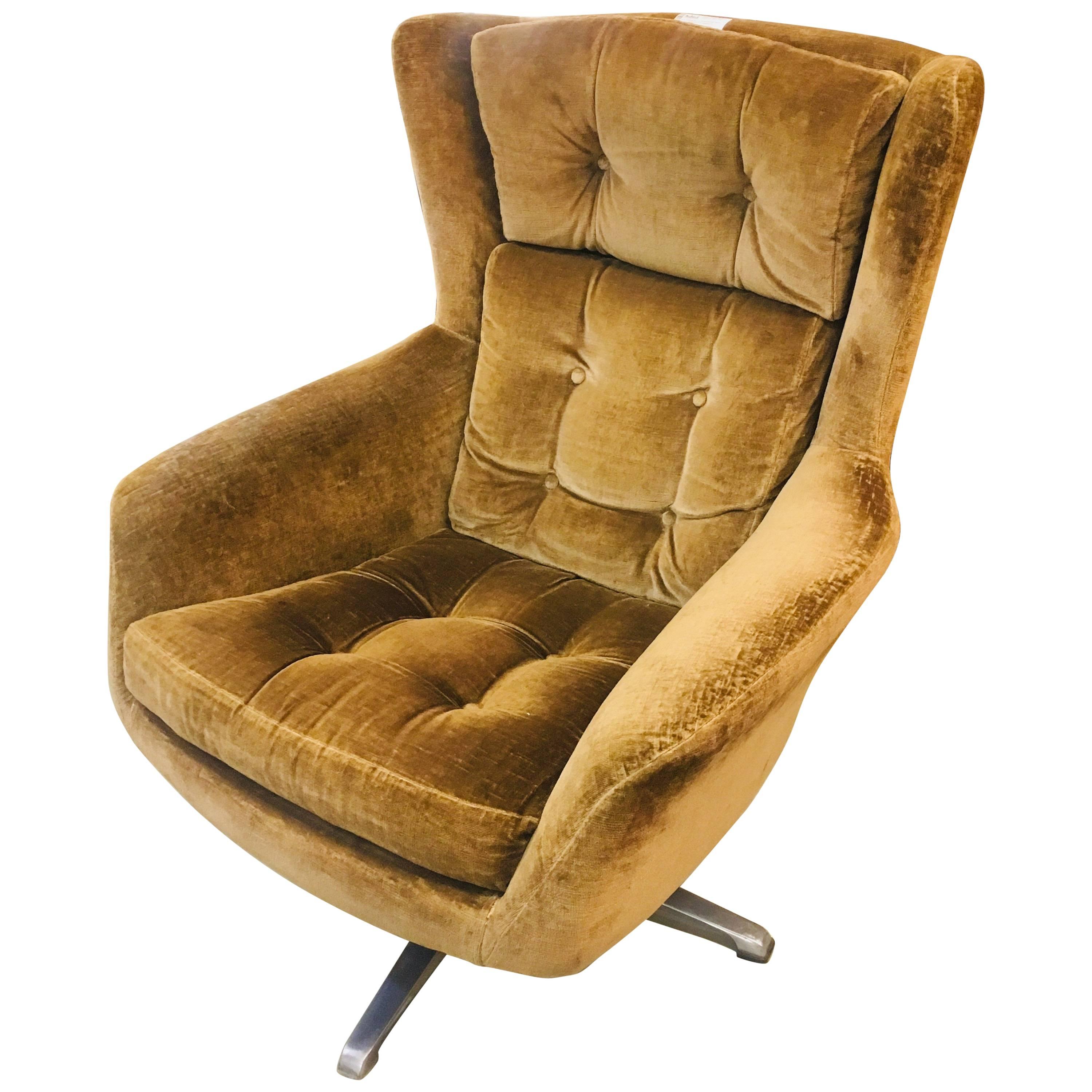 20th Century Comfortable Lounge Chair in Original Upholstery, circa 1950