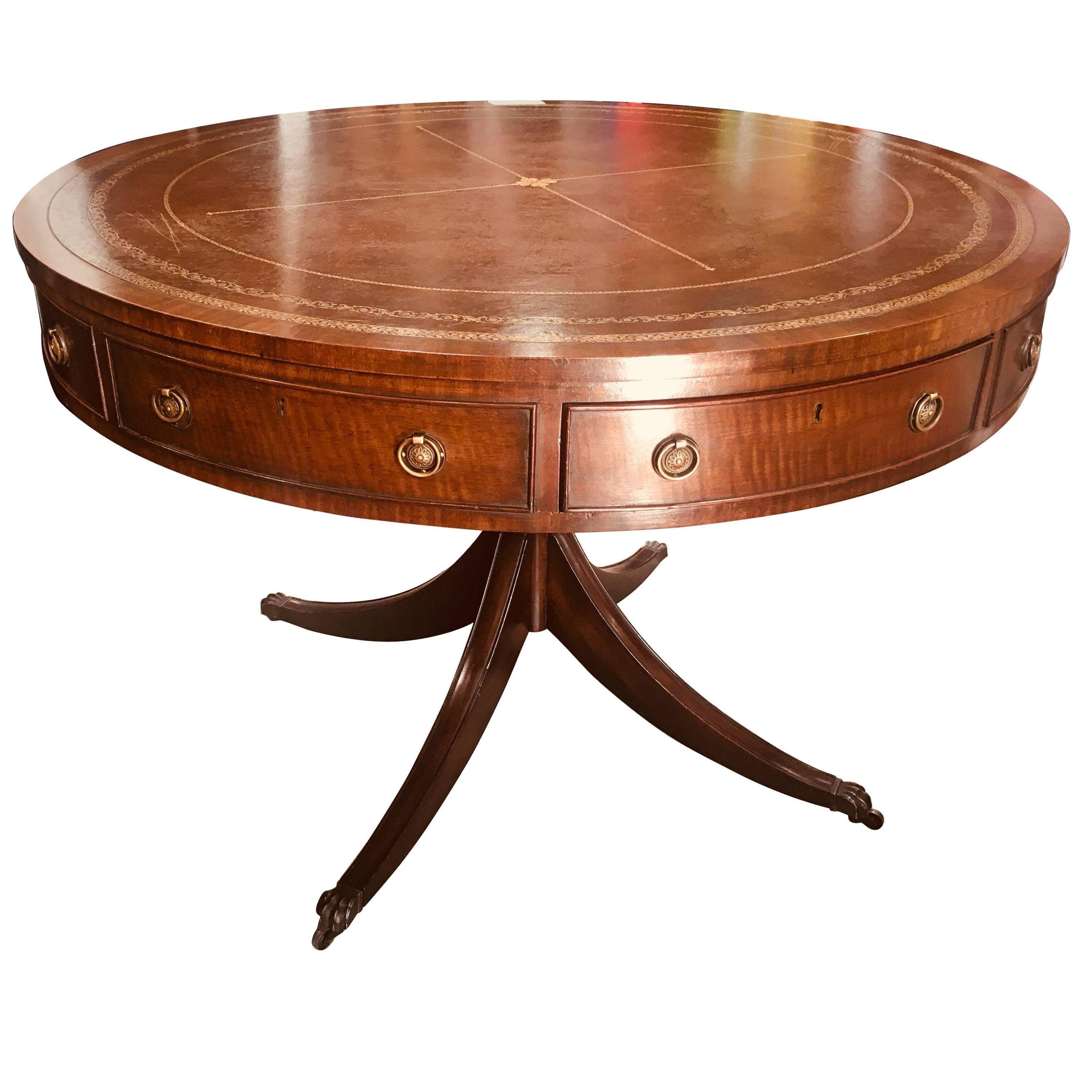 19th Century French Centre Pedestal Table in Mahogany