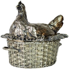 poule sur un nid en plaque d'argent anglaise du 19e siècle & Panier Serveur à œufs:: G. R. Collis