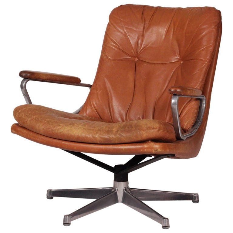 Mid-Century Modern Swivel Lounge Chair Designed by André Vandenbeuck