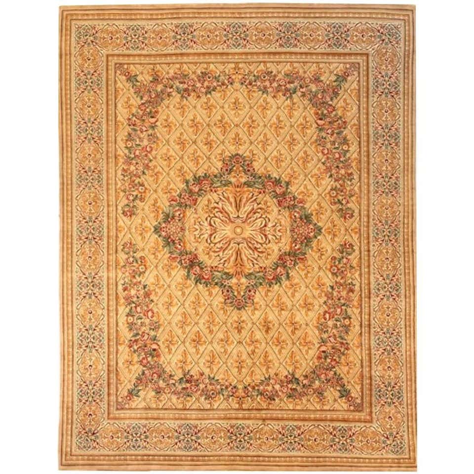 French Provincial Rugs and Carpets - 83 For Sale at 1stdibs