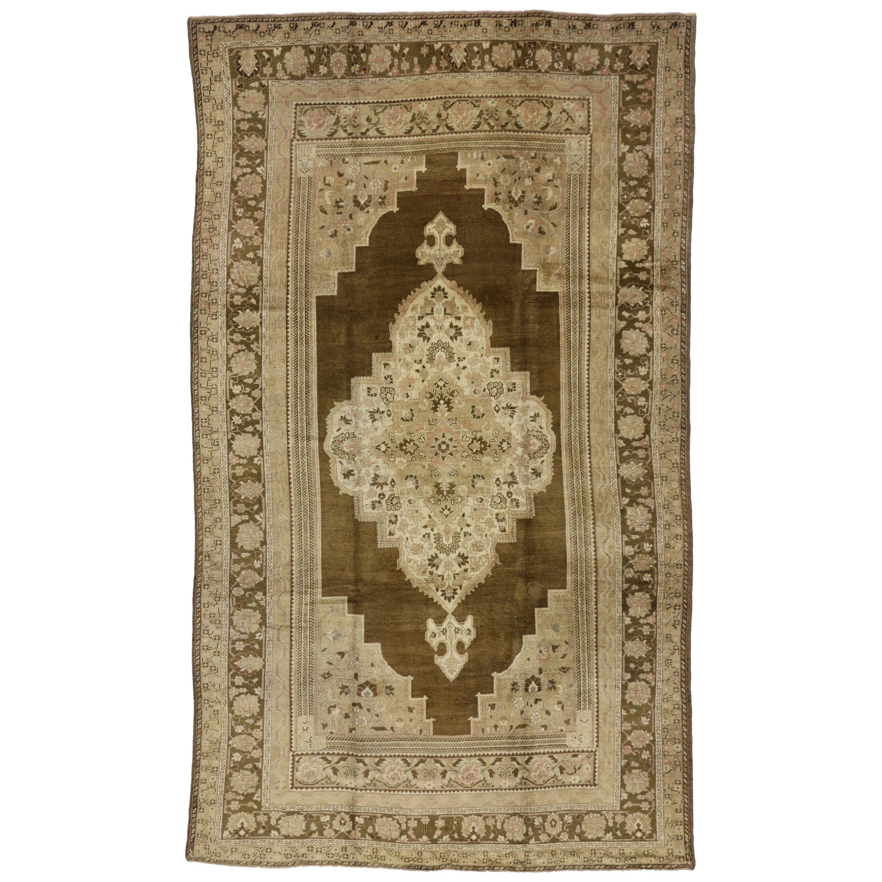 Vintage Turkish Oushak Rug with Warm Luxury Russian Home Style For Sale